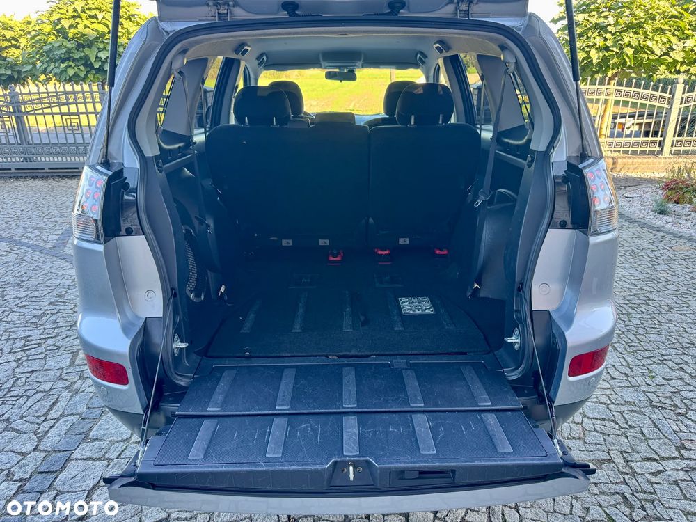 Mitsubishi Outlander 2.4 4WD CVT Instyle - 36