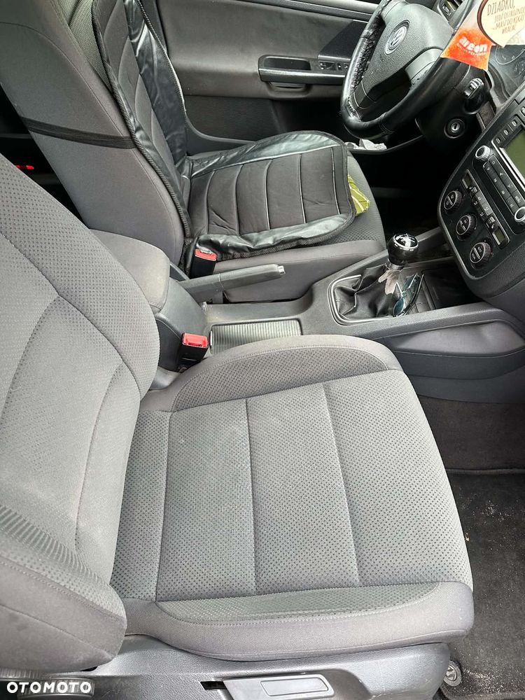 Volkswagen Golf 1.6 FSI Comfortline - 4