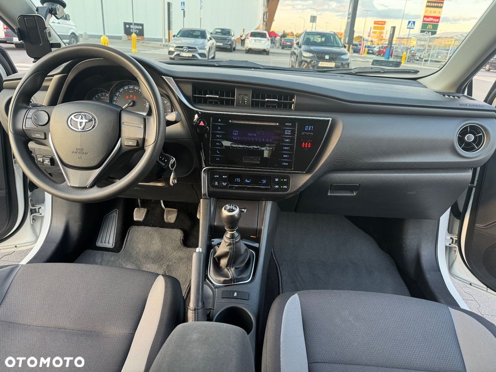 Toyota Auris 1.6 Classic Plus - 10