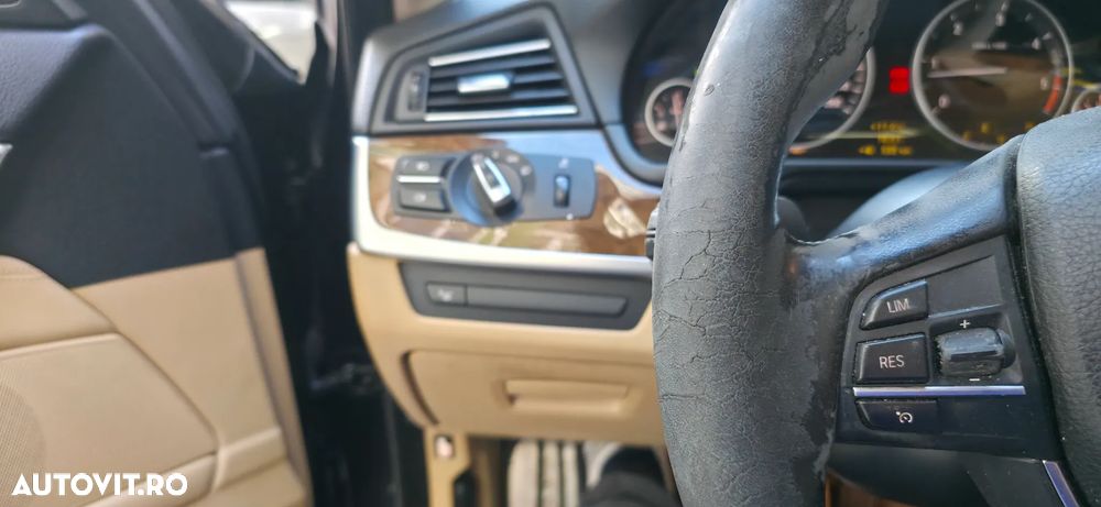 BMW Seria 5 525d Touring - 9