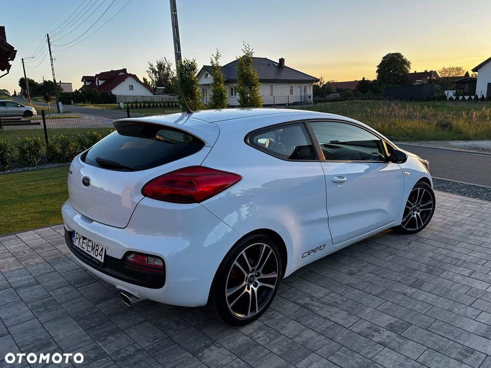 Kia ProCeed - 11