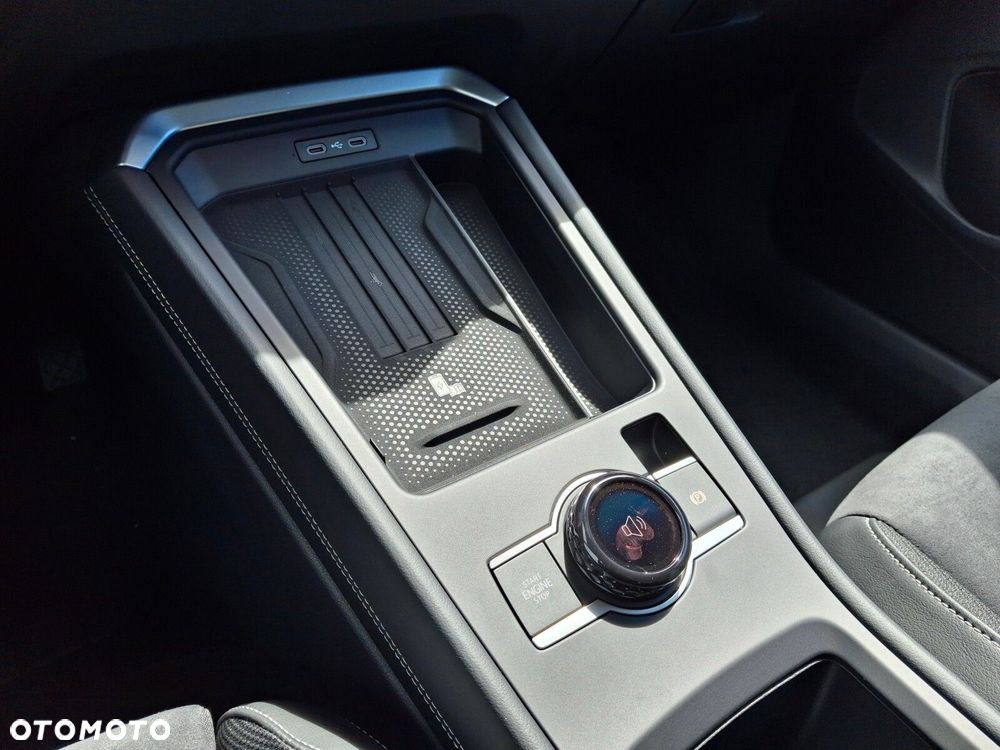 Volkswagen T-Roc 1.5 eTSI Style DSG - 37