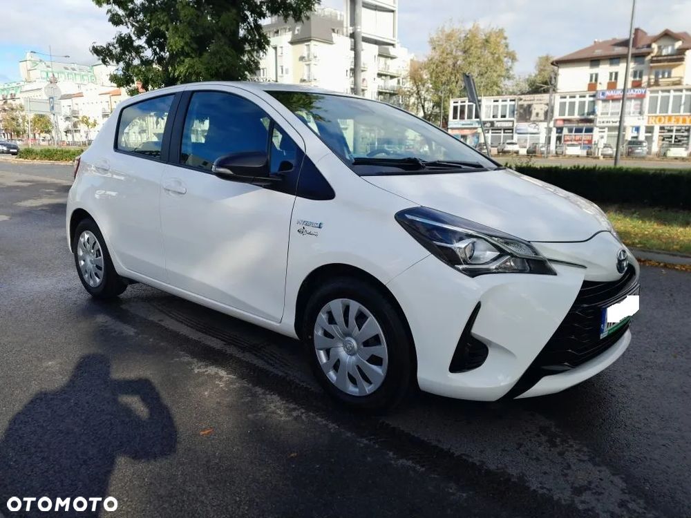 Toyota Yaris Hybrid 100 Active - 28