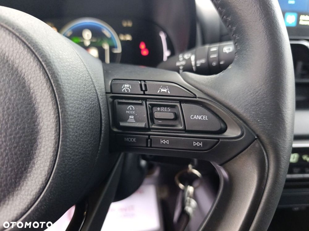 Toyota Yaris Hybrid 1.5 Style - 32