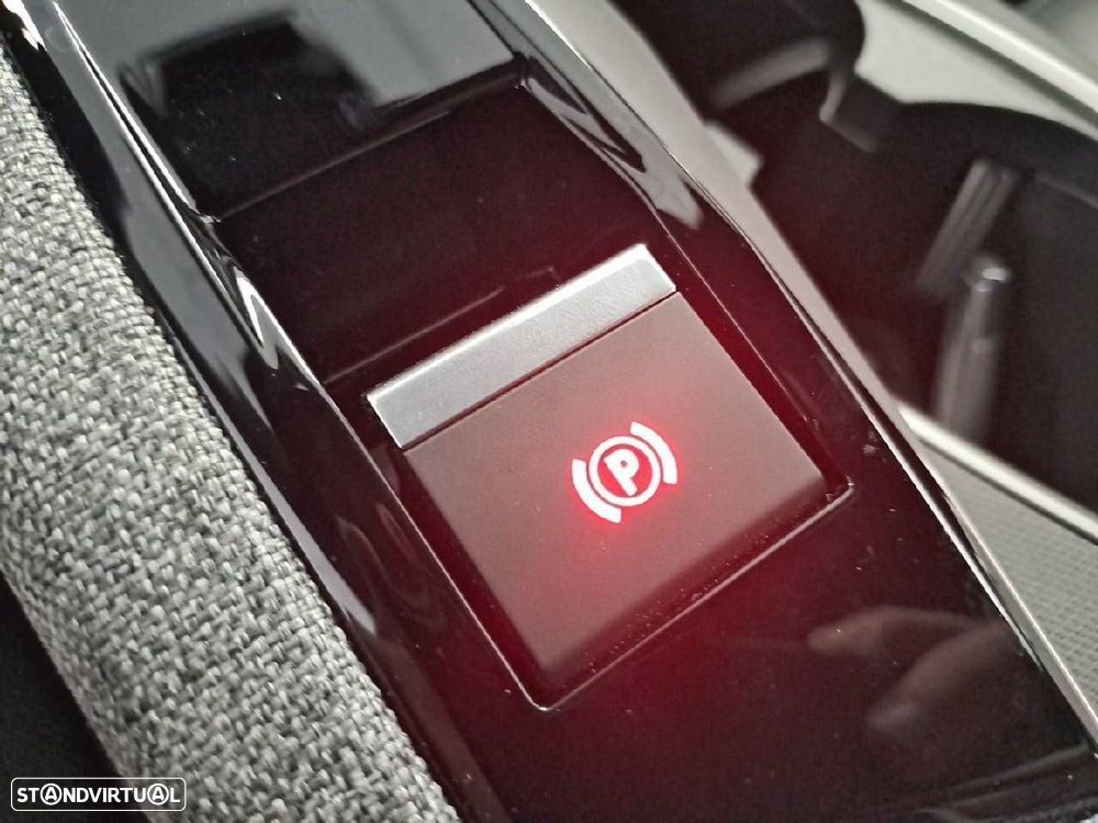 Peugeot 5008 1.2 Hybrid Allure e-DCS6 - 24