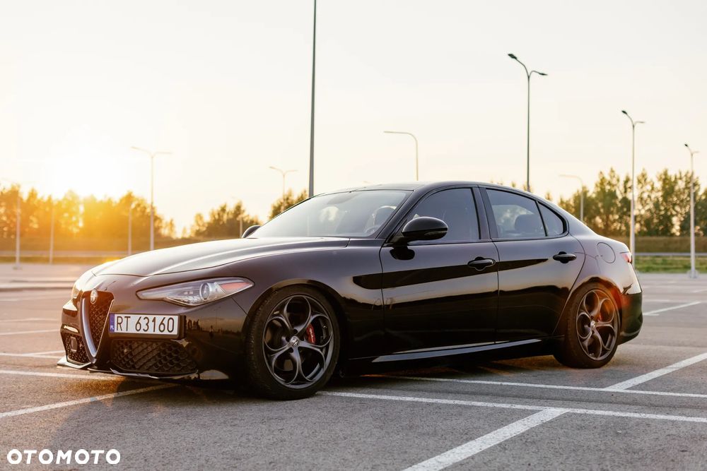 Alfa Romeo Giulia 2.0 Turbo 16V AT8 Veloce - 3