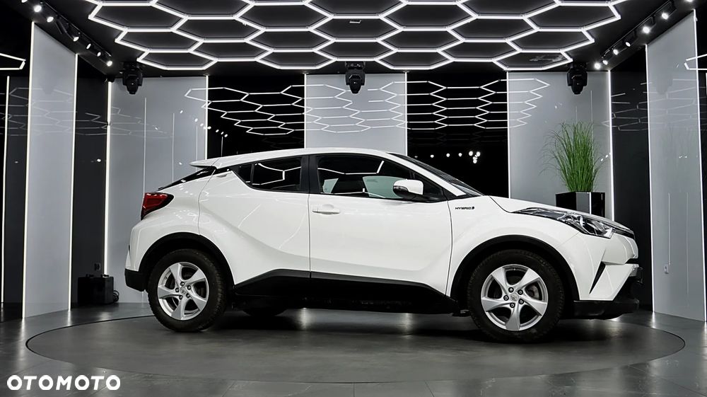 Toyota C-HR - 11