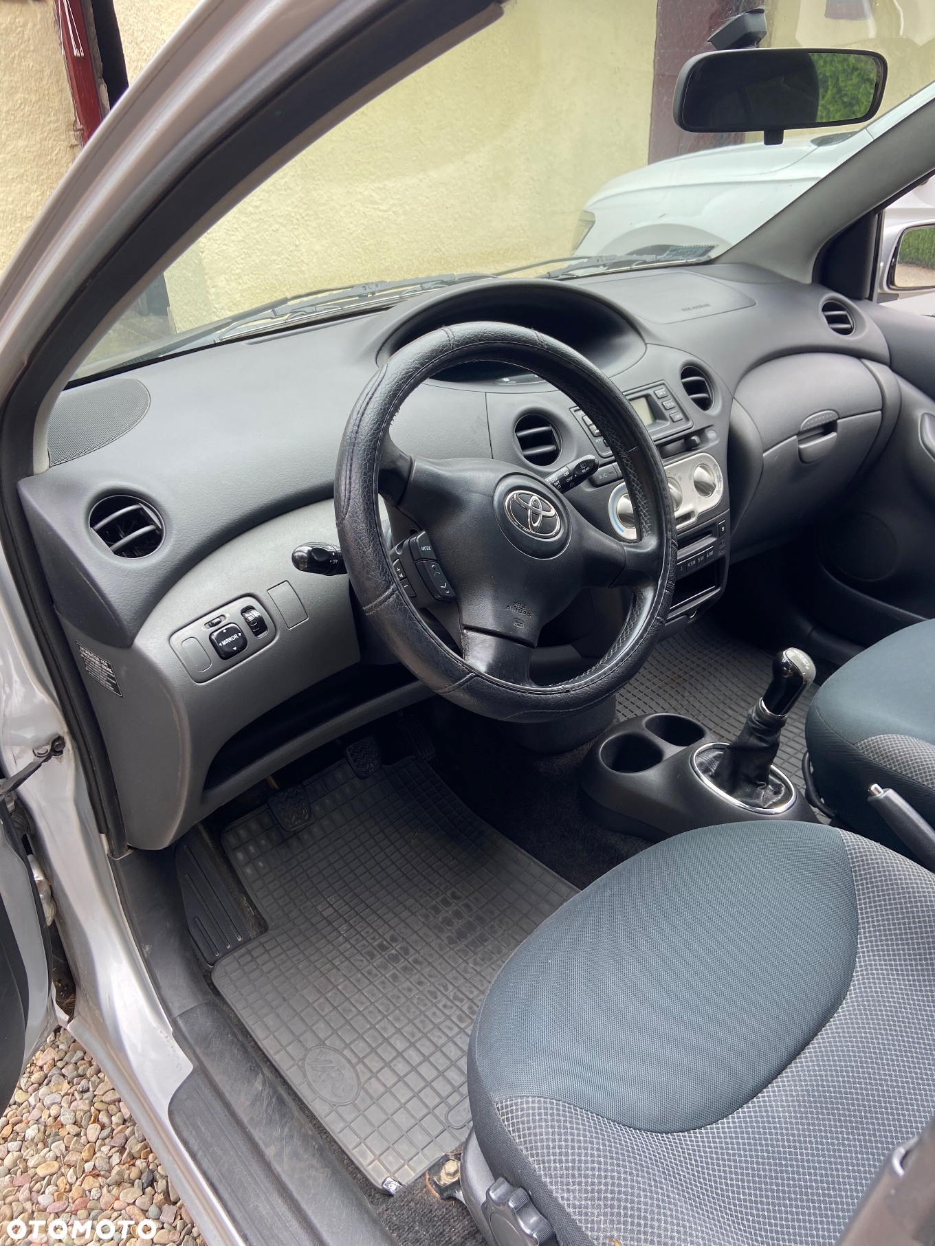 Toyota Yaris 1.4 D-4D Base - 5