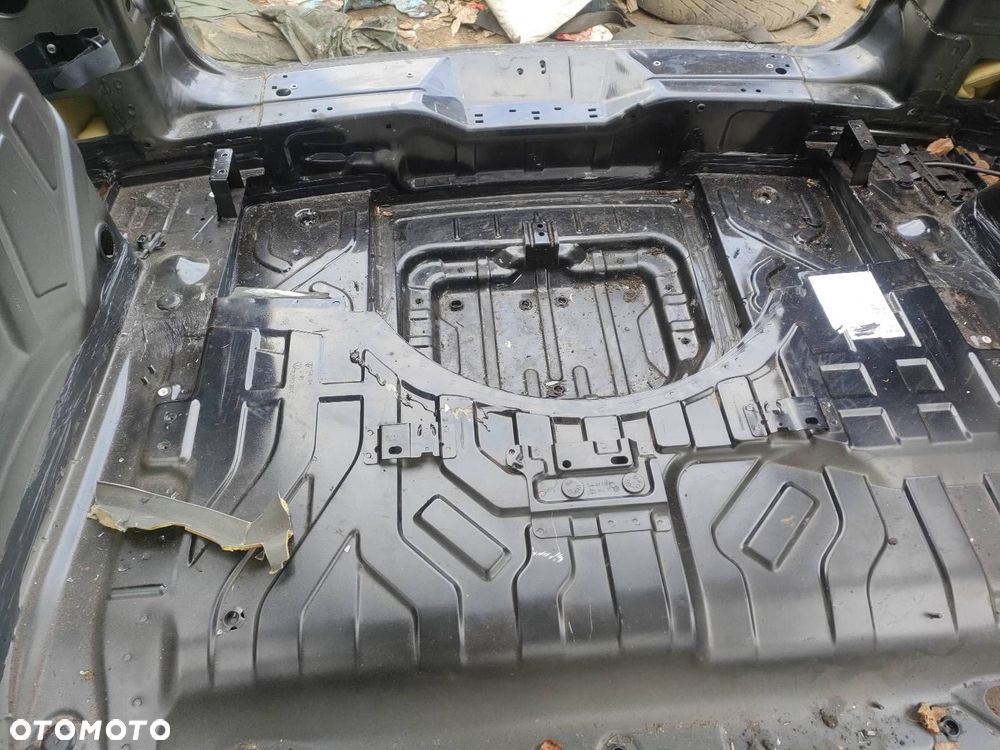 WANNA BAGAŻNIKA PAS TYLNY PORSCHE CAYENNE  I - 6