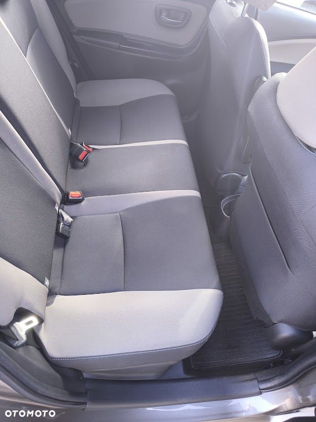 Toyota Yaris - 10
