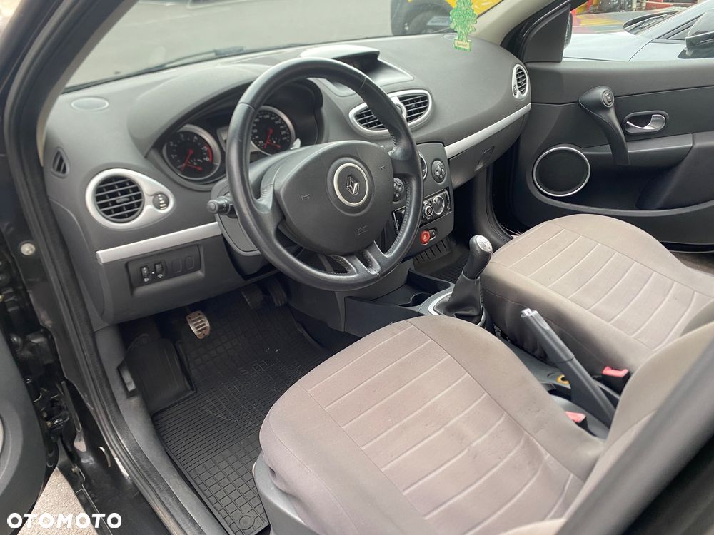 Renault Clio - 8