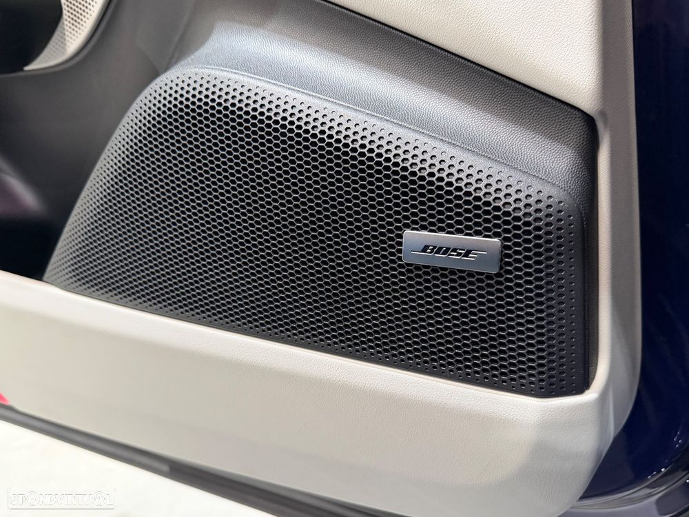 Porsche Macan Electric Turbo - 37