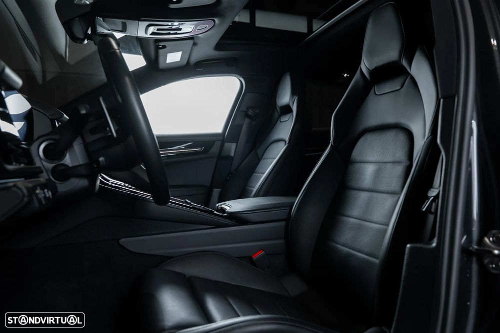 Porsche Panamera 4 E-Hybrid - 32