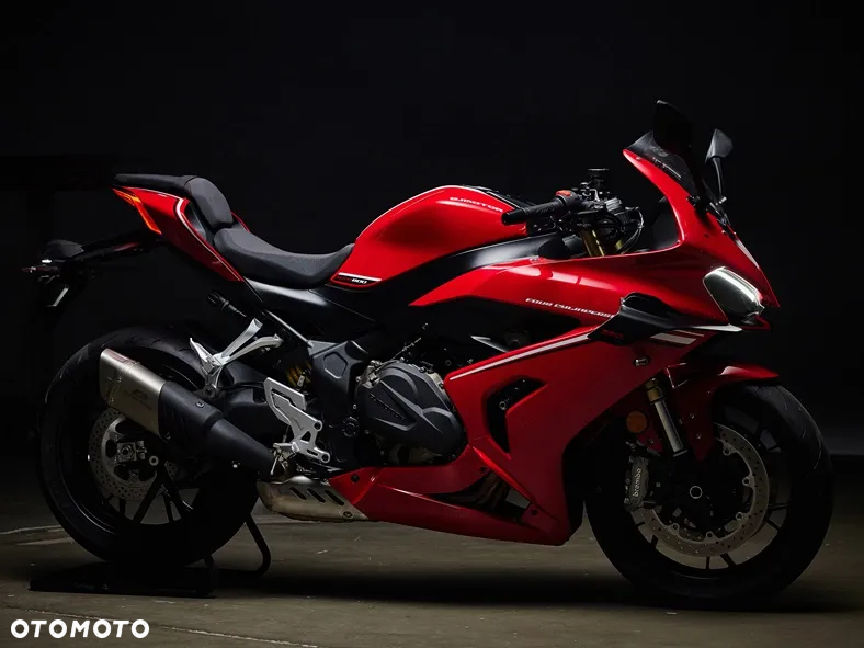 QJMOTOR SRK 800RR - 15