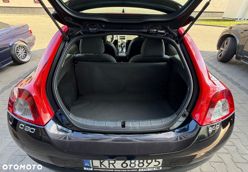 Volvo C30 2.0D Momentum - 19