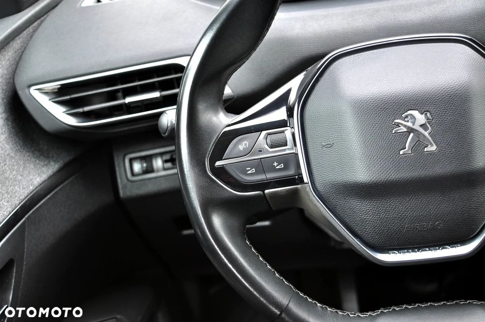 Peugeot 3008 1.2 PureTech Allure S&S - 33