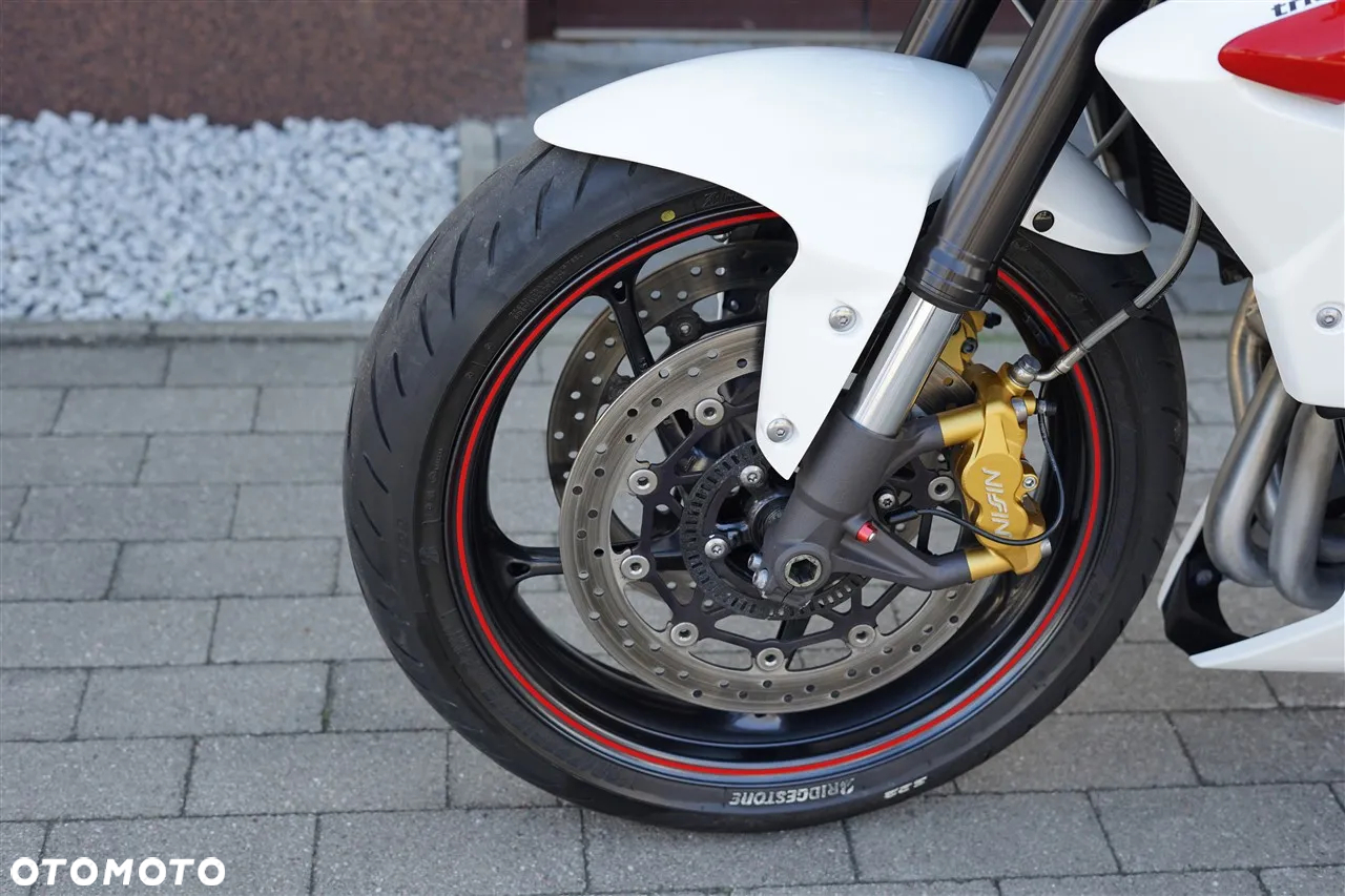 Triumph Street Triple - 31