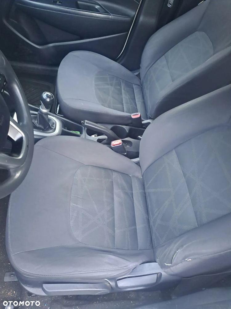 Kia Rio - 15