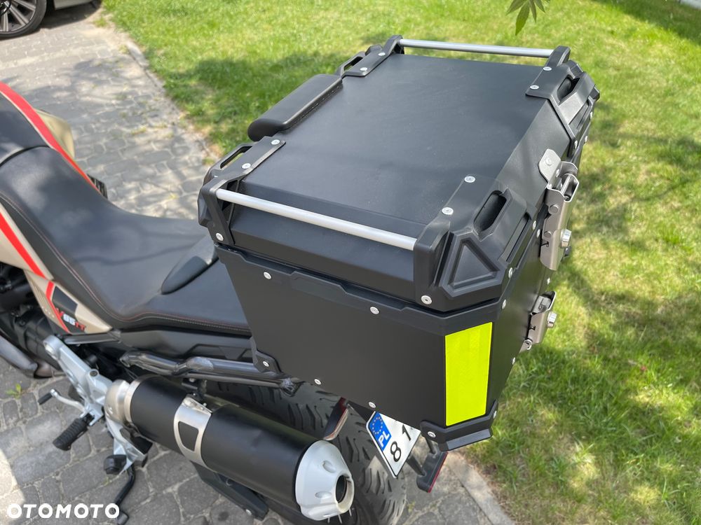 Moto Guzzi V85 - 23