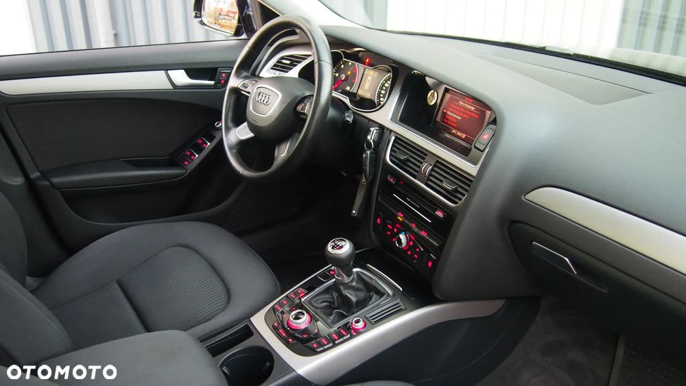 Audi A4 Avant 2.0 TDI DPF Ambiente - 23