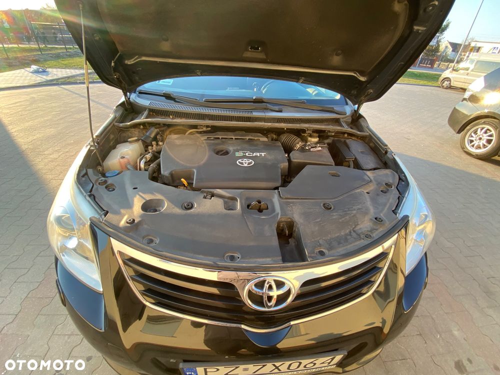 Toyota Avensis - 11