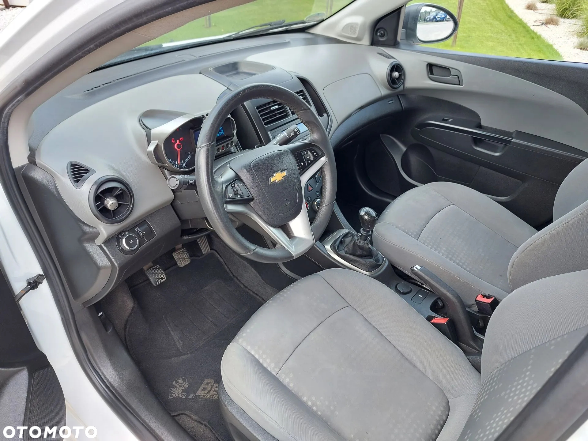 Chevrolet Aveo 1.2 LS - 35