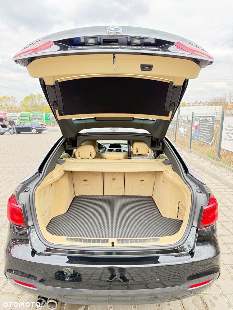 BMW Seria 3 330i xDrive M Sport - 14