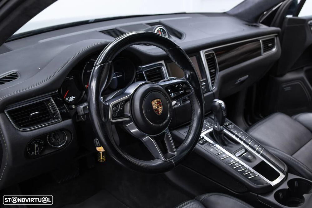 Porsche Macan Turbo PDK - 28