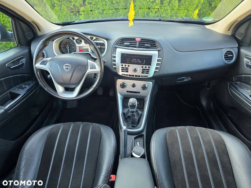 Lancia Delta 1.6 MJ Gold - 30