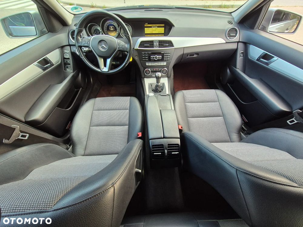 Mercedes-Benz Klasa C 180 T BlueEFFICIENCY Avantgarde - 8