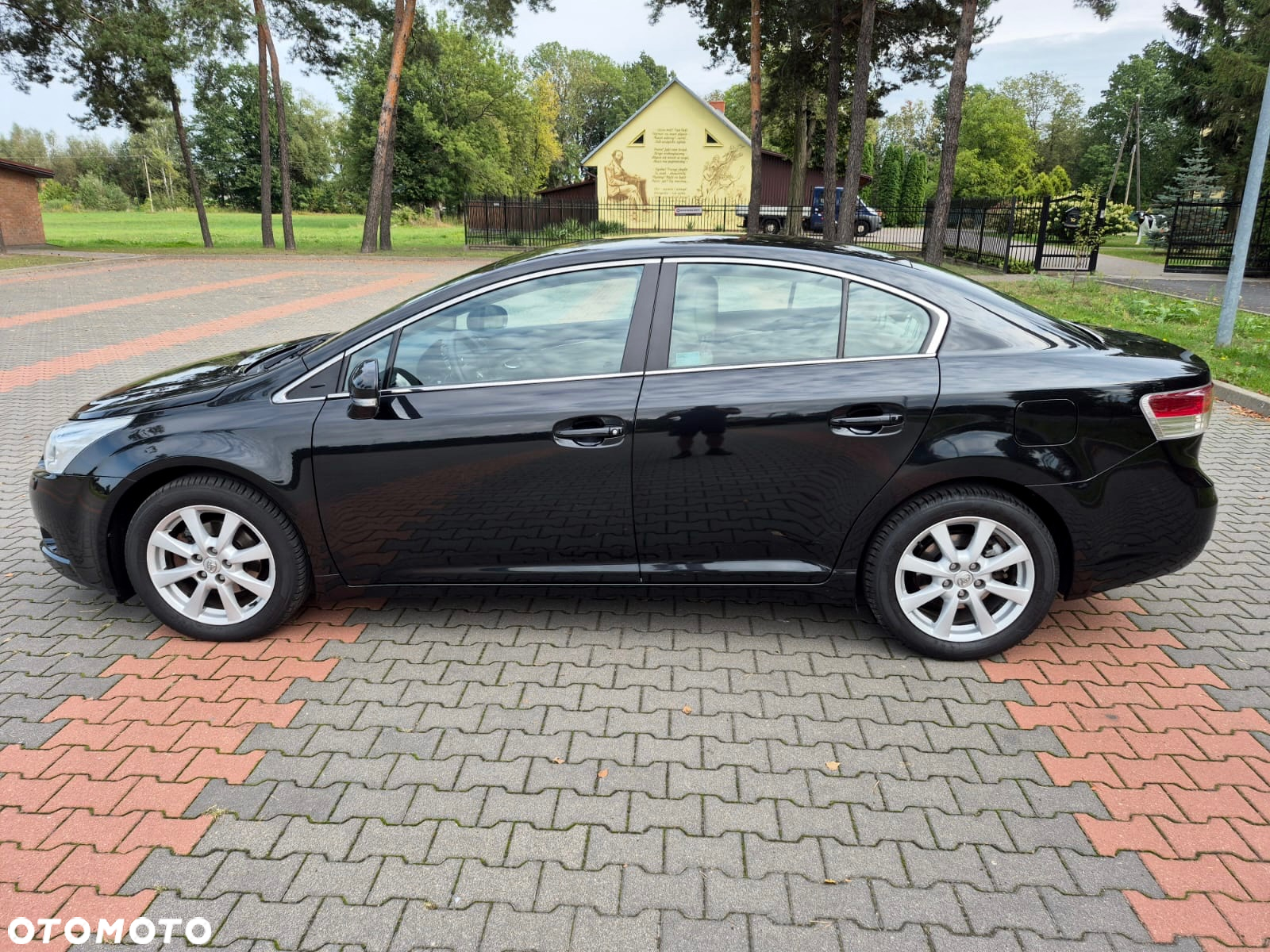 Toyota Avensis 1.8 Premium - 10