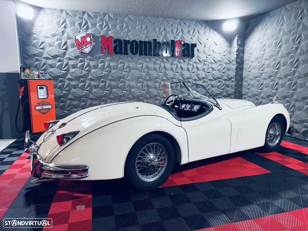 Jaguar XK140 - 14