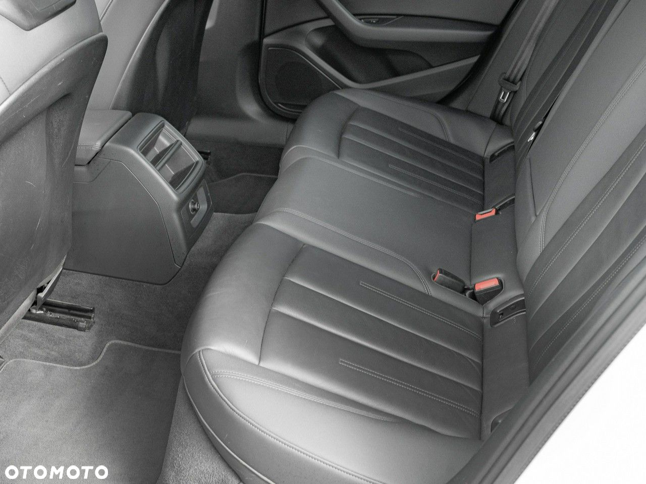 Audi A4 30 TDI S tronic - 25