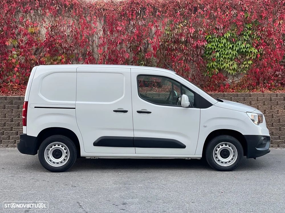 Opel Combo 1.5 CDTi 100HP 3L - 24