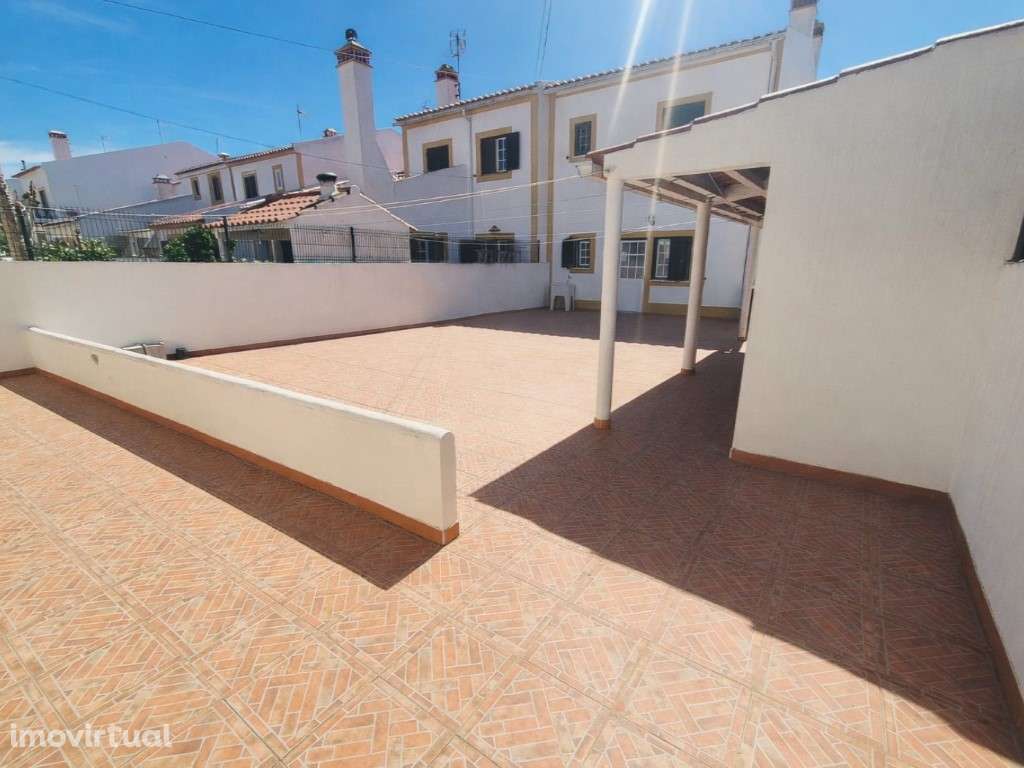 Moradia em Zona central de Milfontes - Grande imagem: 2/31