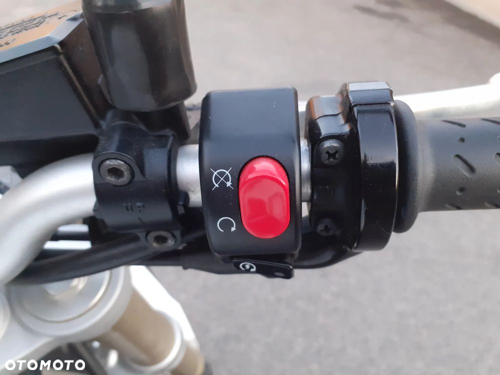 Triumph Street Triple - 5