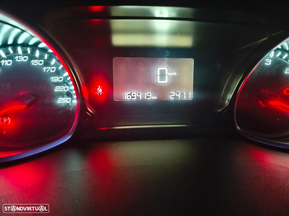 Peugeot 308 SW BlueHDi 120 Stop & Start Allure — fotografia 12
