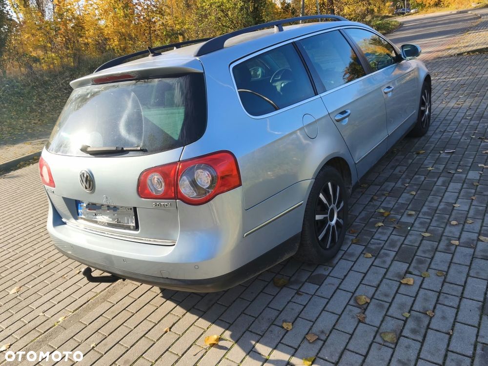 Volkswagen Passat - 4