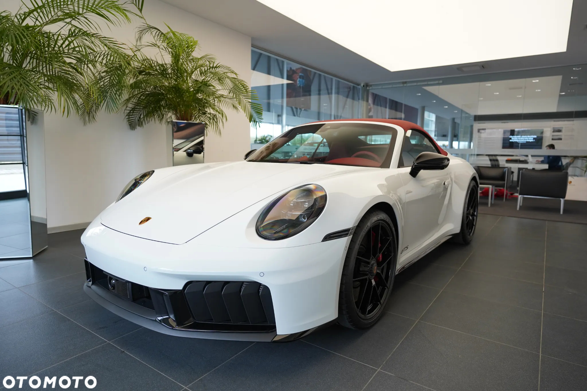Porsche 911 Carrera GTS Cabrio - 7