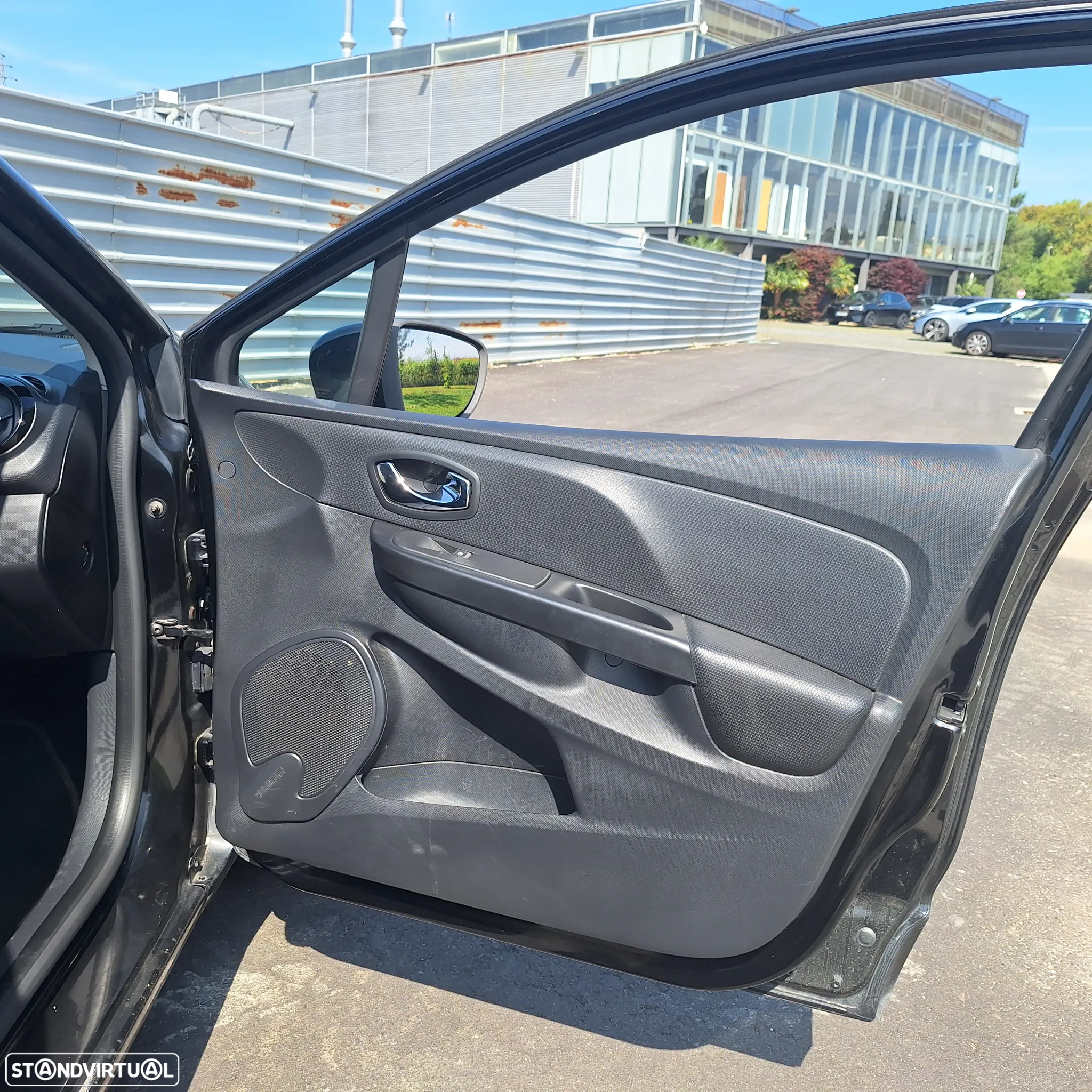 Renault Clio - 22
