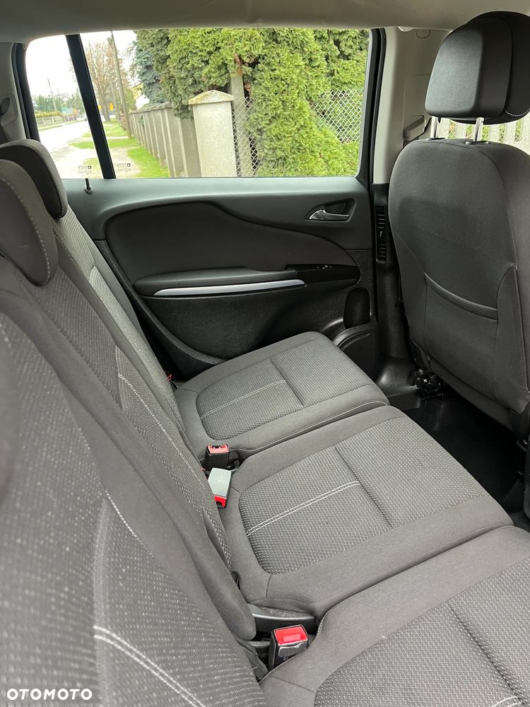 Opel Zafira - 9