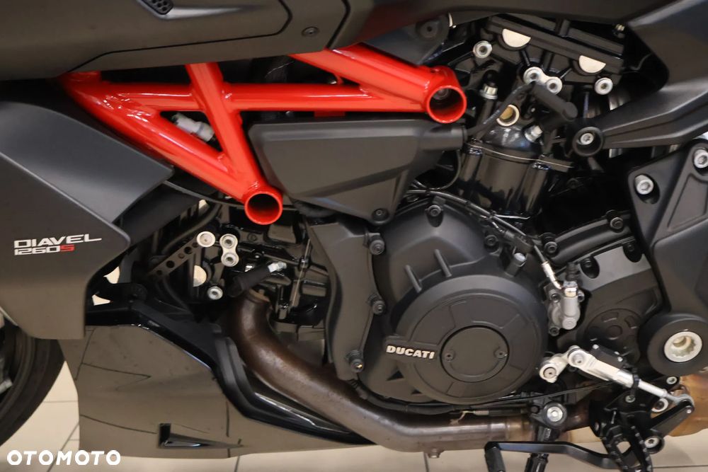 Ducati Diavel - 28