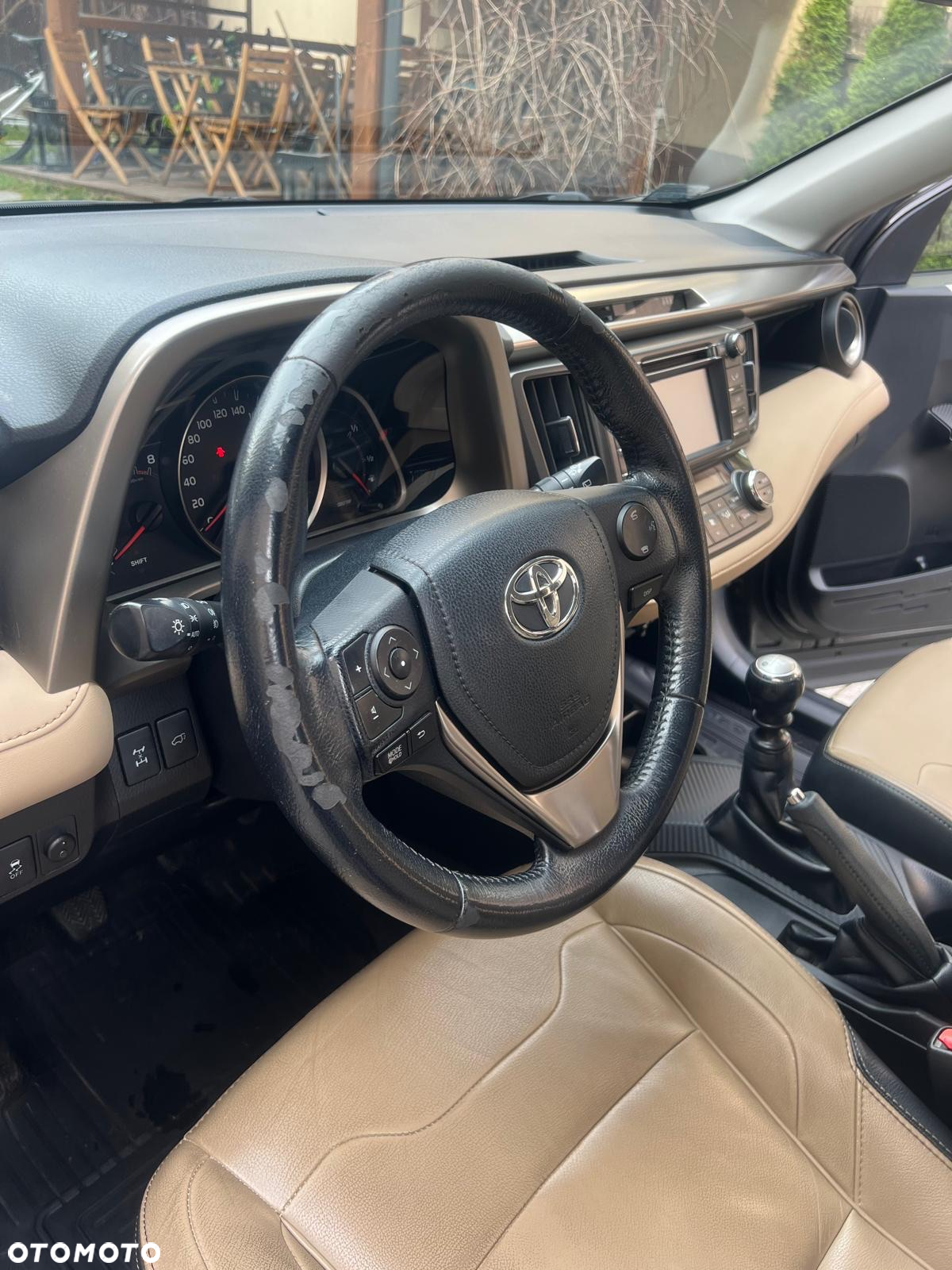 Toyota RAV4 - 8
