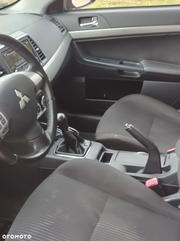 Mitsubishi Lancer 1.6 Invite - 10