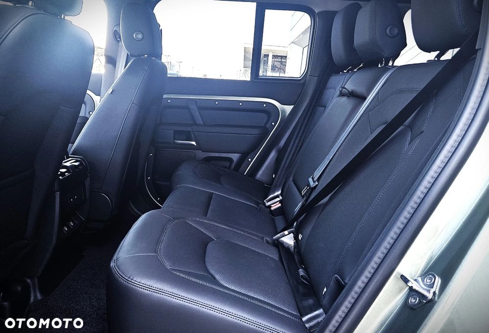 Land Rover Defender - 5