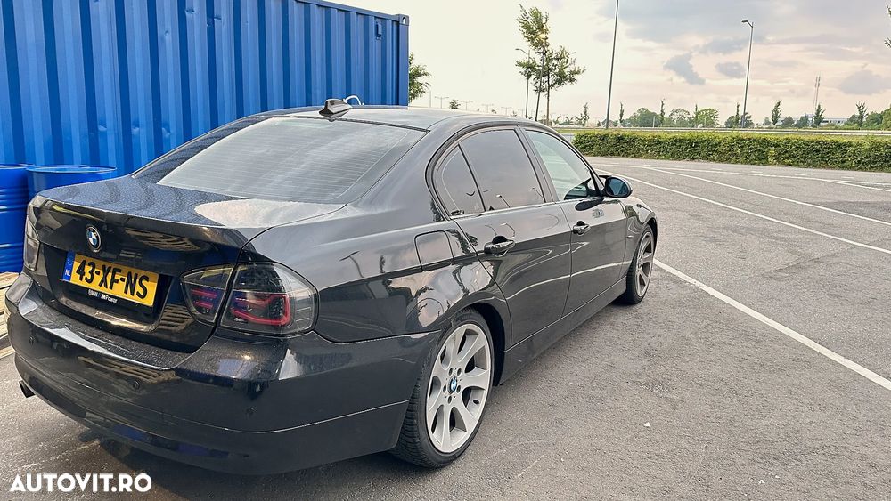 BMW Seria 3 318i - 22