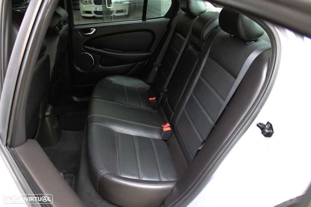 Jaguar X-Type 2.2 D Classic - 9