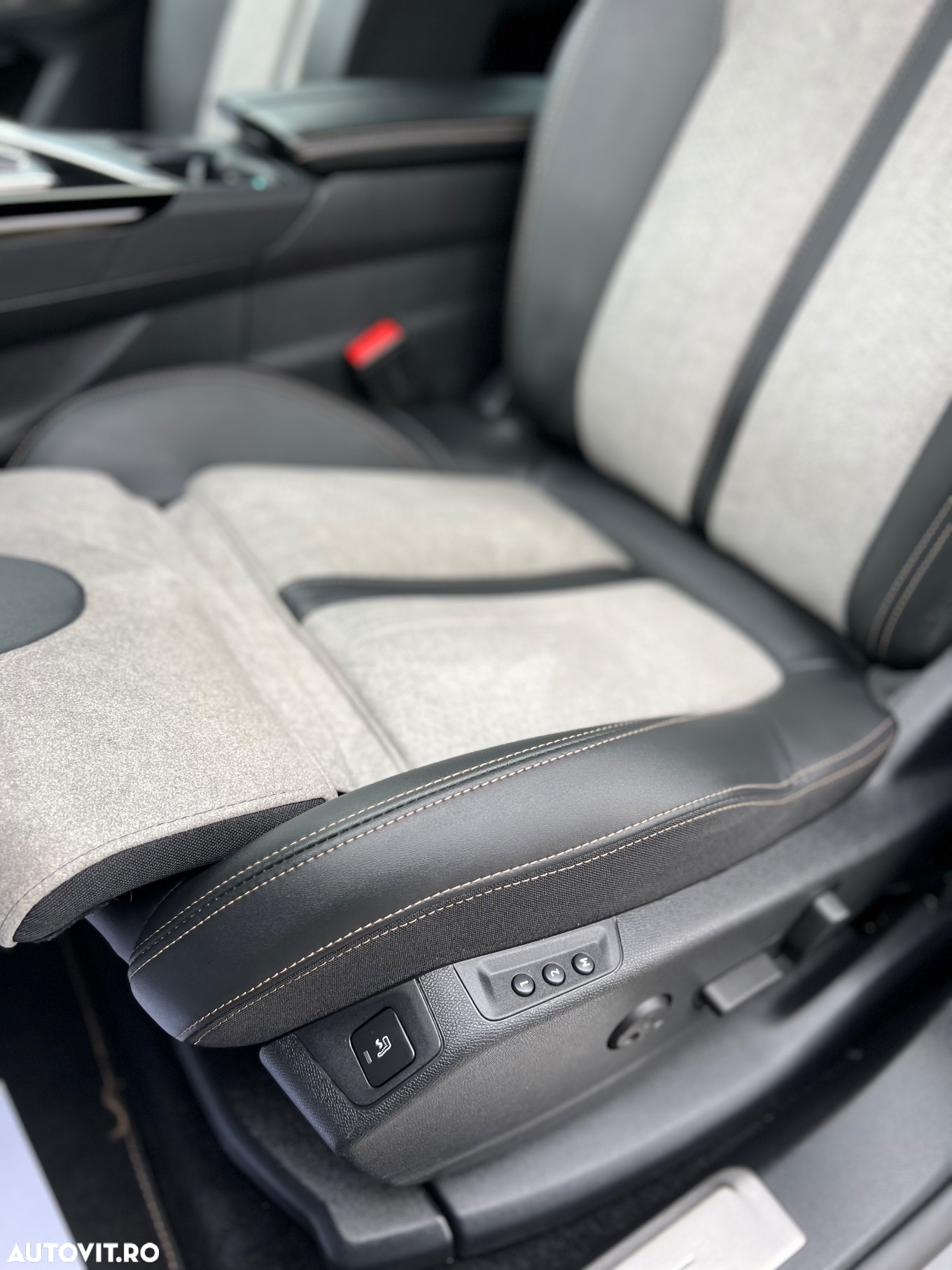Peugeot 3008 Plug-In Hybrid 225 e-EAT8 GT - 35