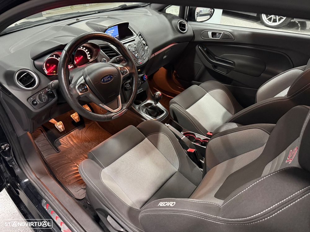 Ford Fiesta 1.6 T ST - 8