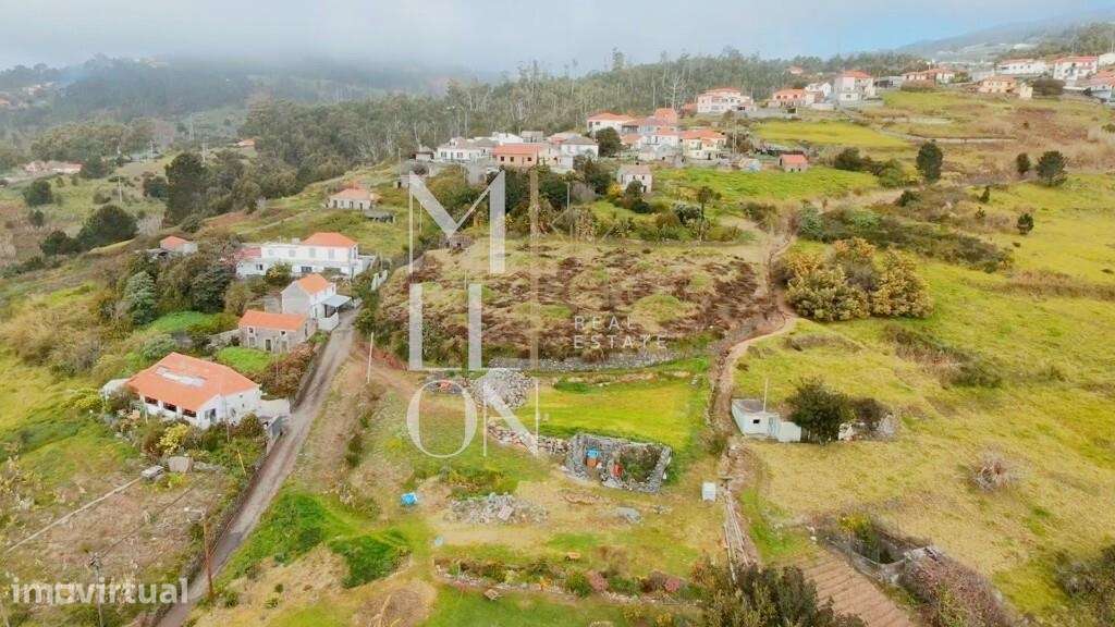 Terreno urbano com 2800m2, situado no Estreito da Calheta - Grande imagem: 2/14